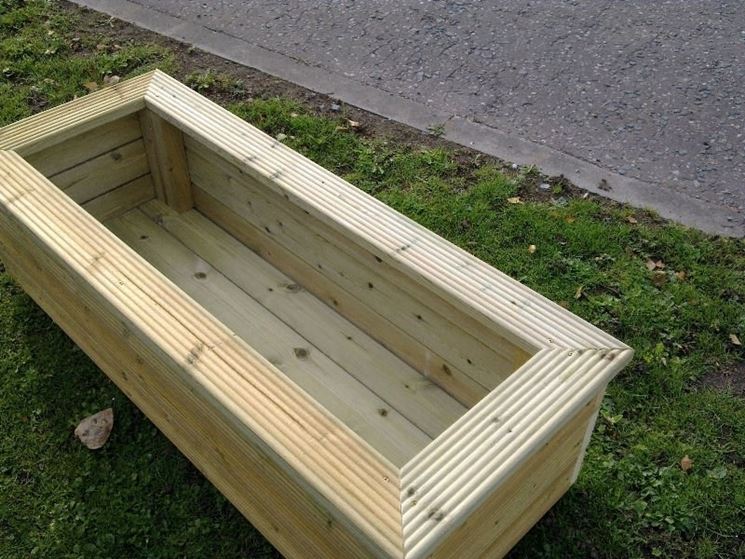 Fioriere in legno vasi fioriere in legno: come realizzarle Aiuole in legno