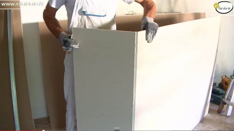 Come costruire un controsoffitto in cartongesso video muratore fai ... Costruire un controsoffitto in cartongesso